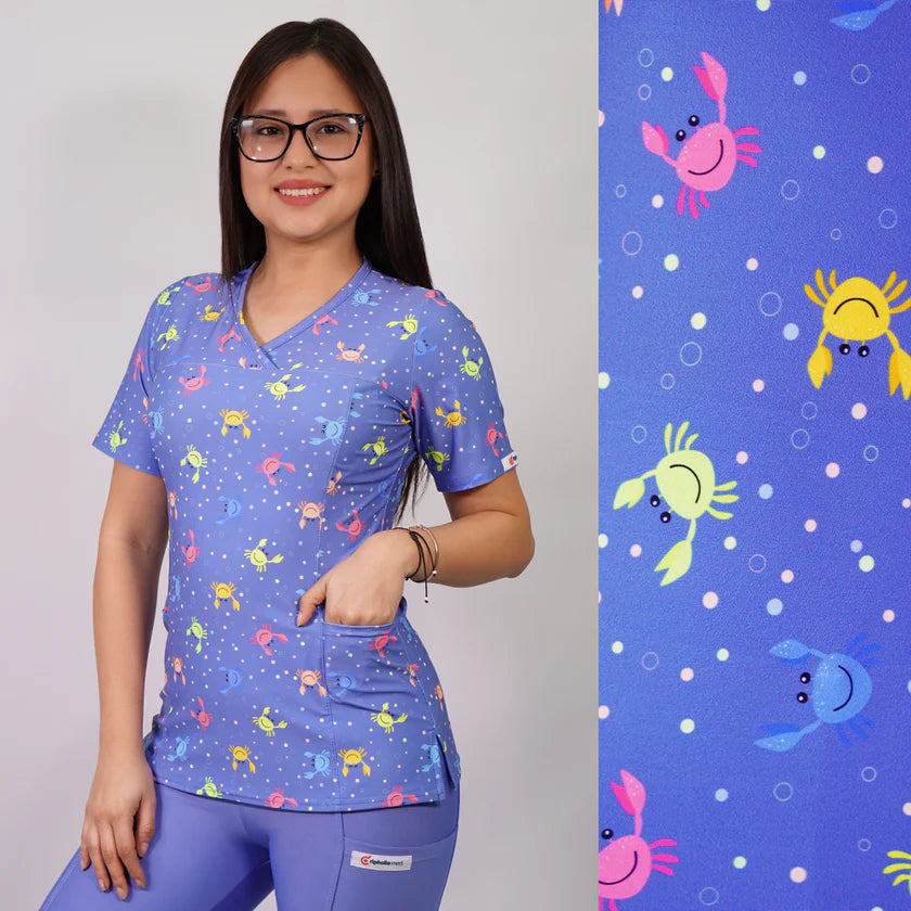 Delantal Mujer tela elasticada estampada Cangrejos. Combina con Celeste