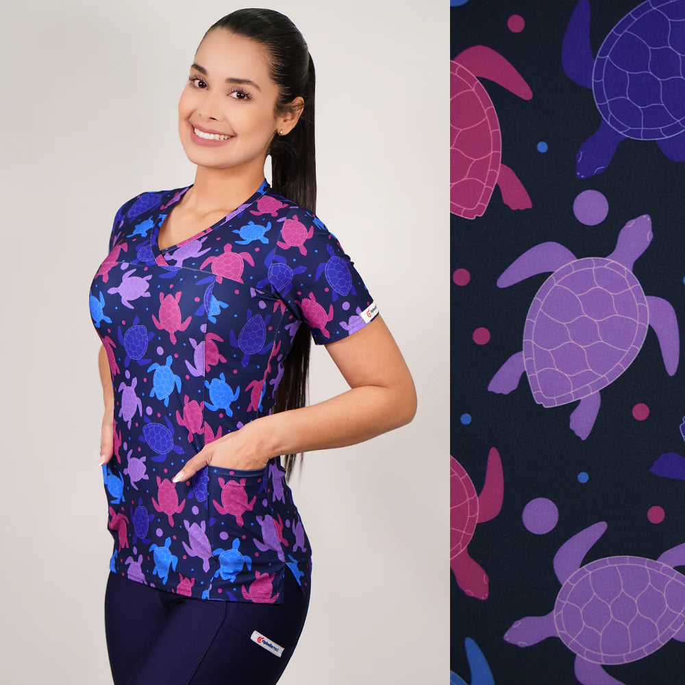 Delantal Mujer tela elasticada estampada Tortuga. Combina con Azul Marino